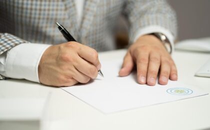 Comment arrêter un contrat avec une agence immobilière? : Guide complet 2025